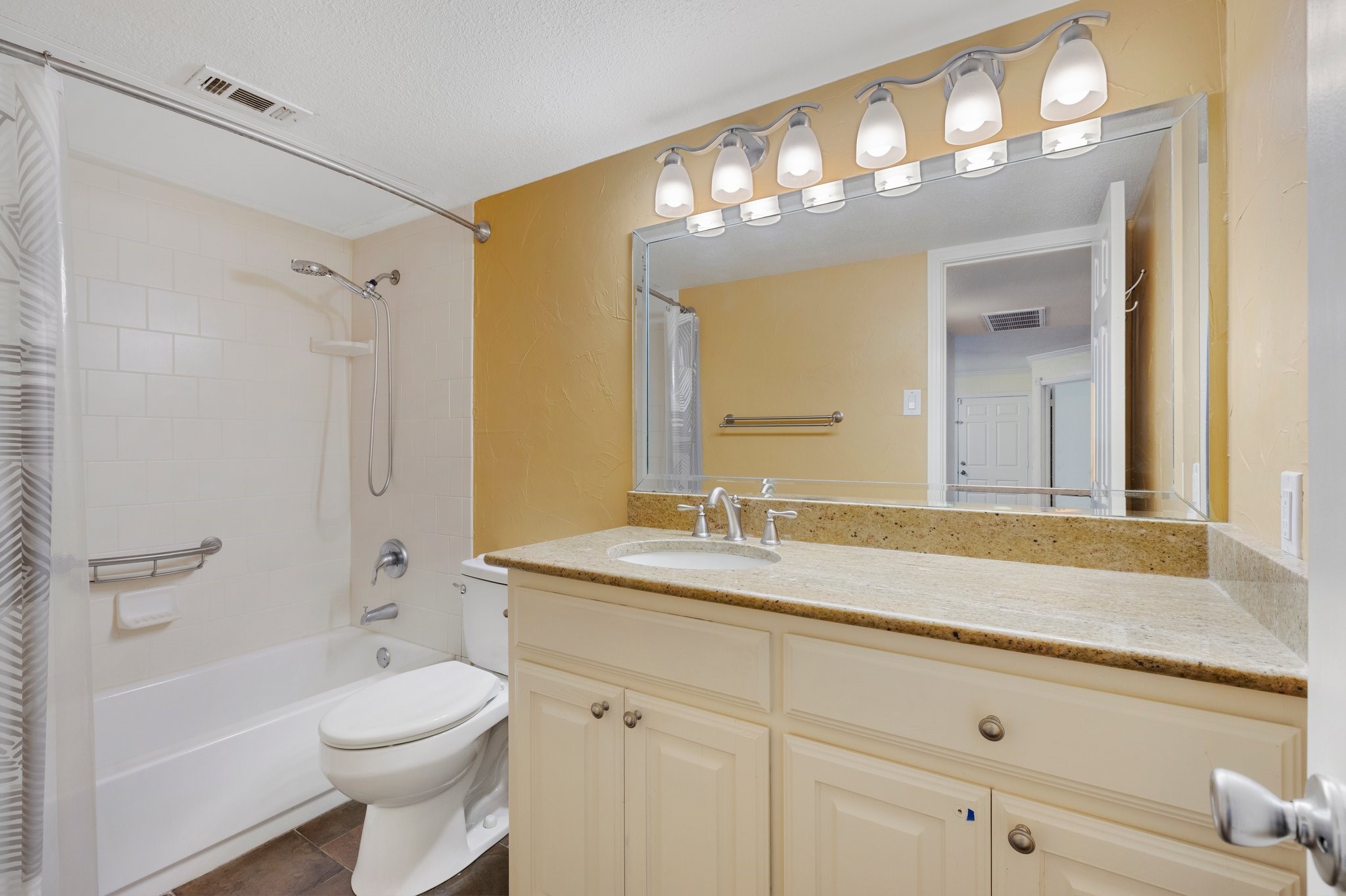 18333 ROEHAMPTON Drive 714 , Dallas, TX, 75252 | 20935561 | Realty Texas LLC