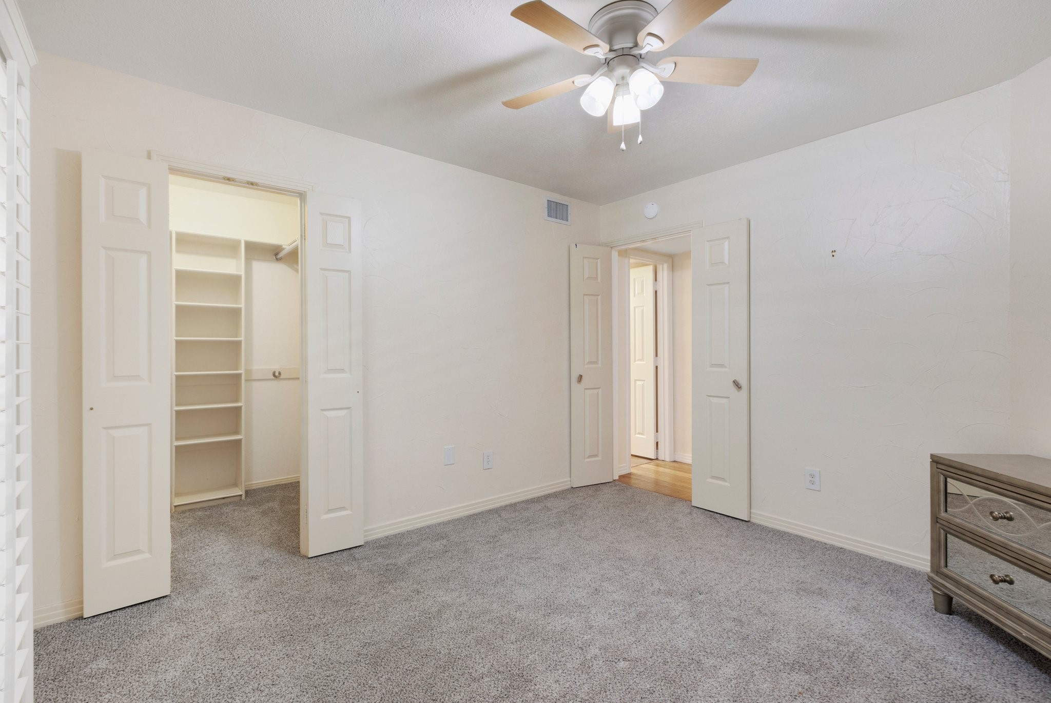 18333 ROEHAMPTON Drive 714 , Dallas, TX, 75252 | 20935561 | Realty Texas LLC