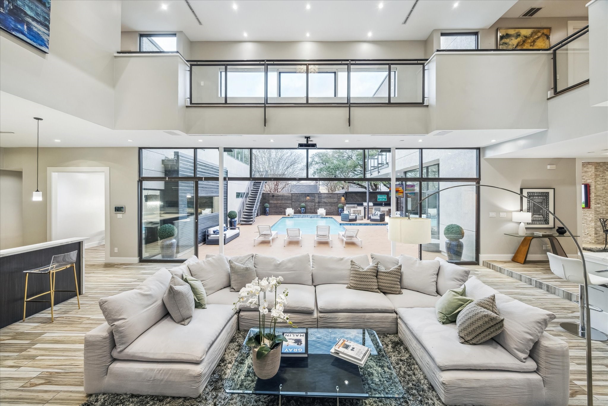 4002 Chatham Lane , Houston, TX, 77027 | 806614 | Realty Texas LLC