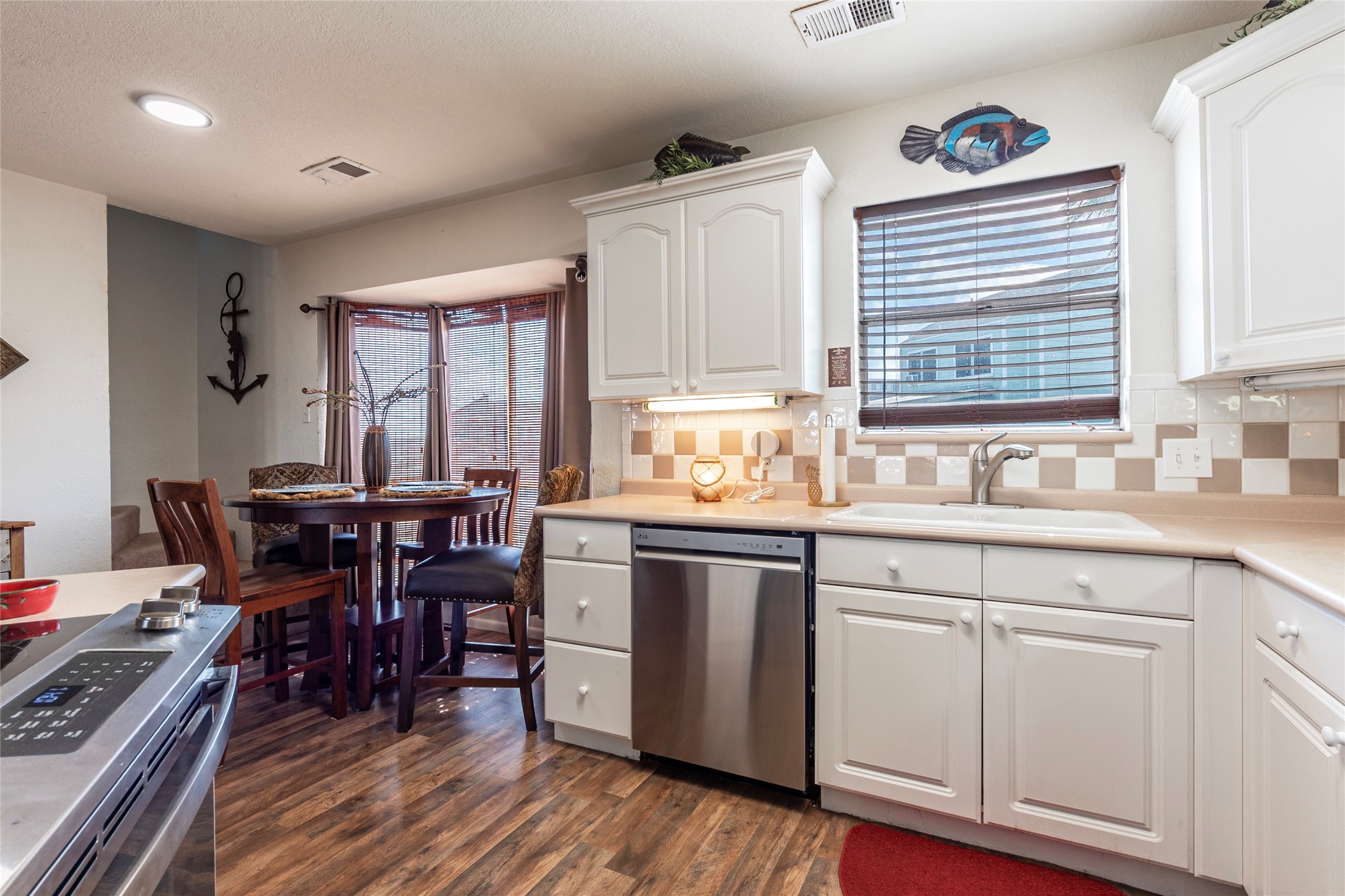 3 N Pelican Street , La Marque, TX, 77568 | 98174823 | Realty Texas LLC