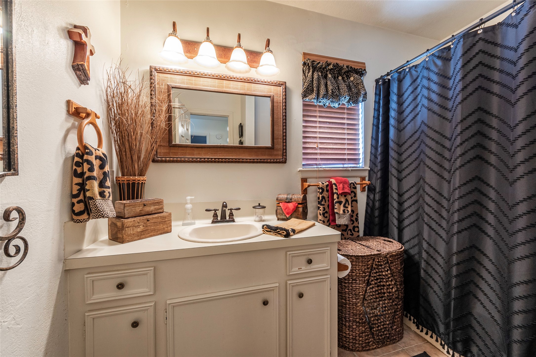 3 N Pelican Street , La Marque, TX, 77568 | 98174823 | Realty Texas LLC