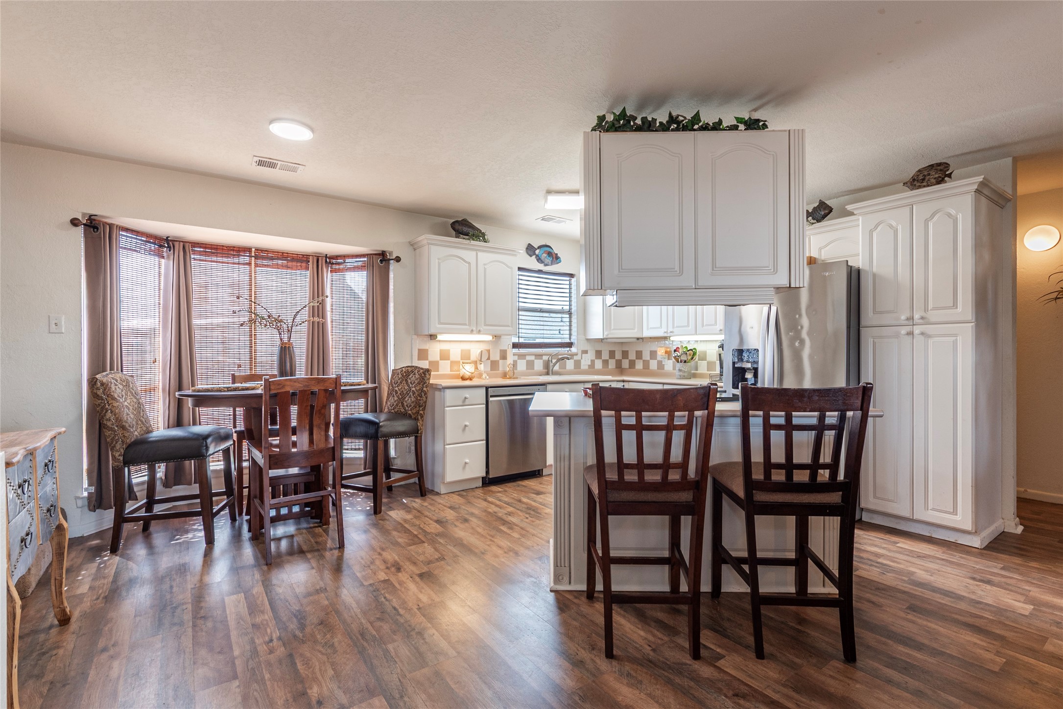 3 N Pelican Street , La Marque, TX, 77568 | 98174823 | Realty Texas LLC
