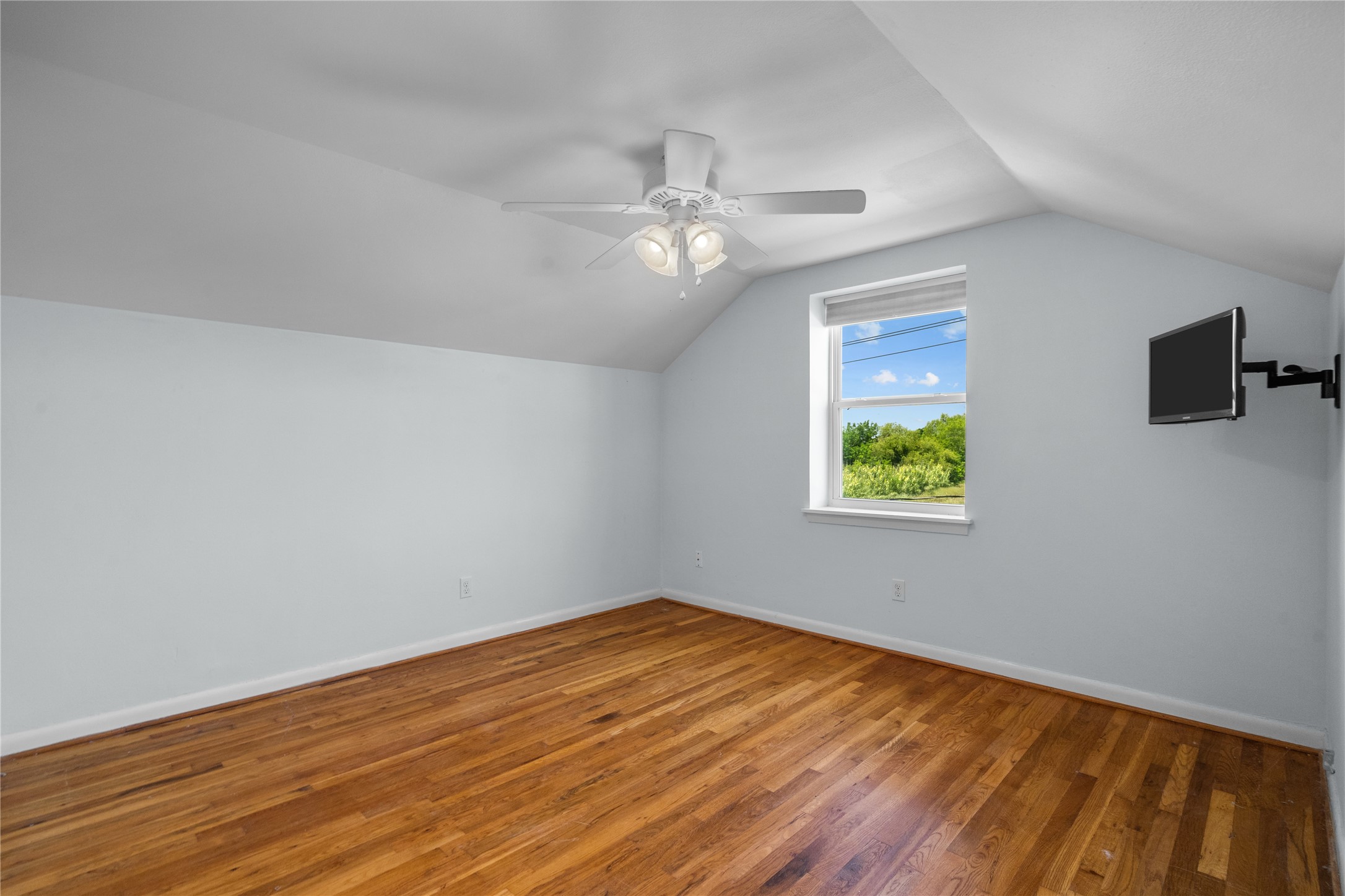 180 Grove Road , Kemah, TX, 77565 | 22042040 | Realty Texas LLC