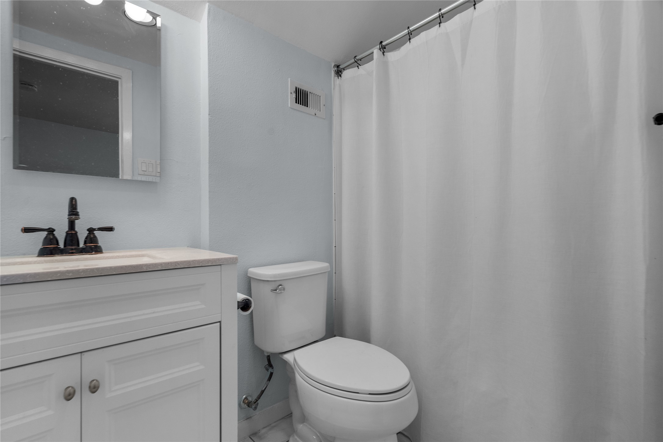180 Grove Road , Kemah, TX, 77565 | 22042040 | Realty Texas LLC
