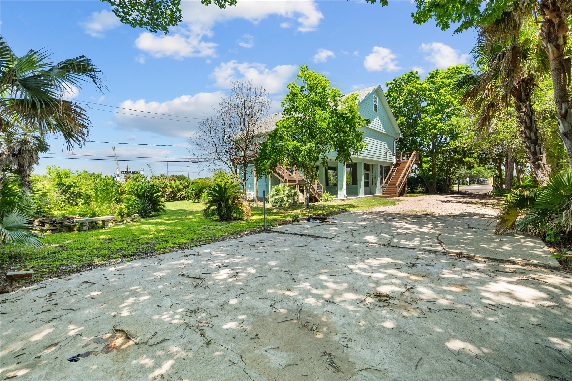 180 Grove Road , Kemah, TX, 77565 | 22042040 | Realty Texas LLC