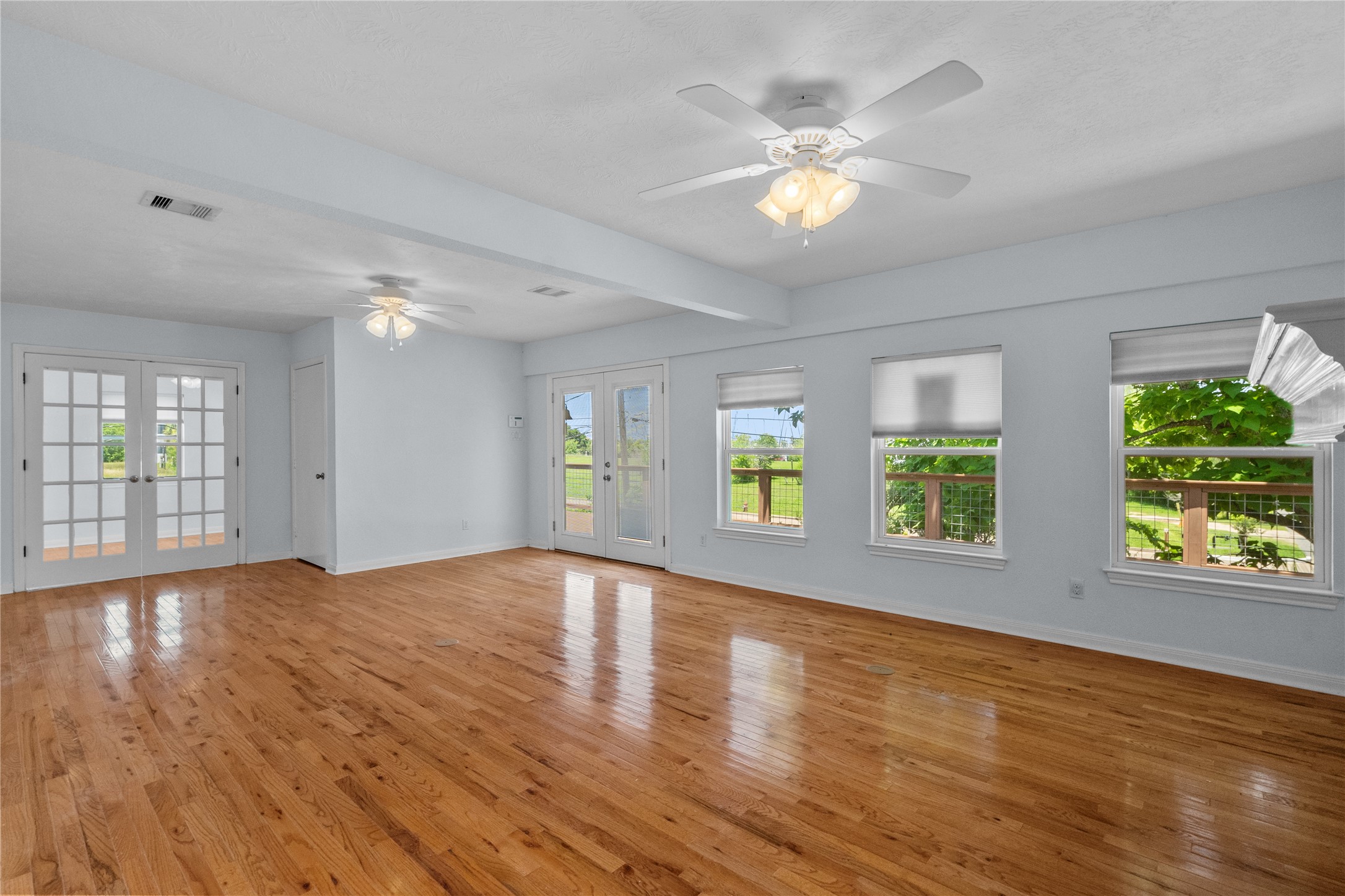 180 Grove Road , Kemah, TX, 77565 | 22042040 | Realty Texas LLC
