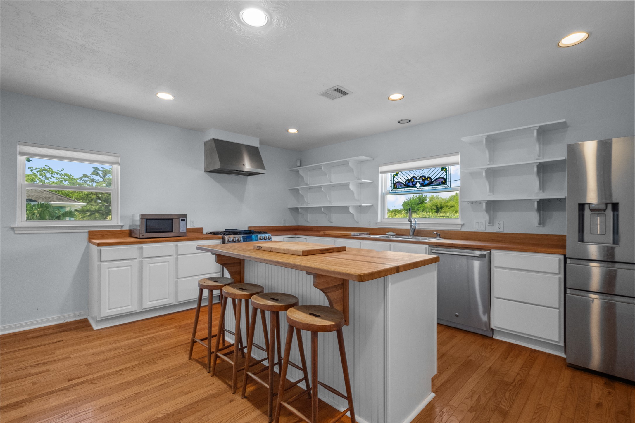 180 Grove Road , Kemah, TX, 77565 | 22042040 | Realty Texas LLC