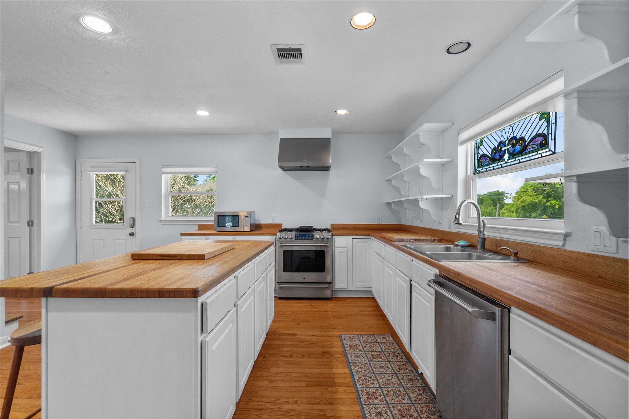 180 Grove Road , Kemah, TX, 77565 | 22042040 | Realty Texas LLC