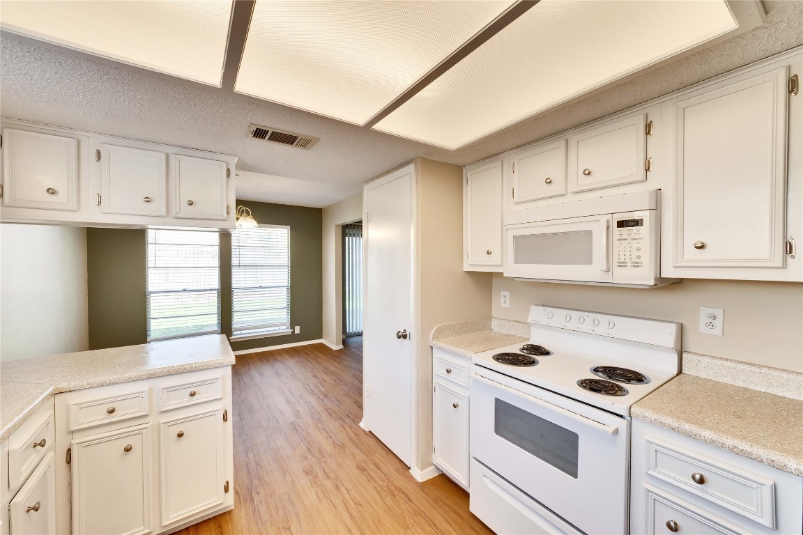 12101 Sage Hen Circle , Austin, TX, 78727 | 3780652 | Realty Texas LLC