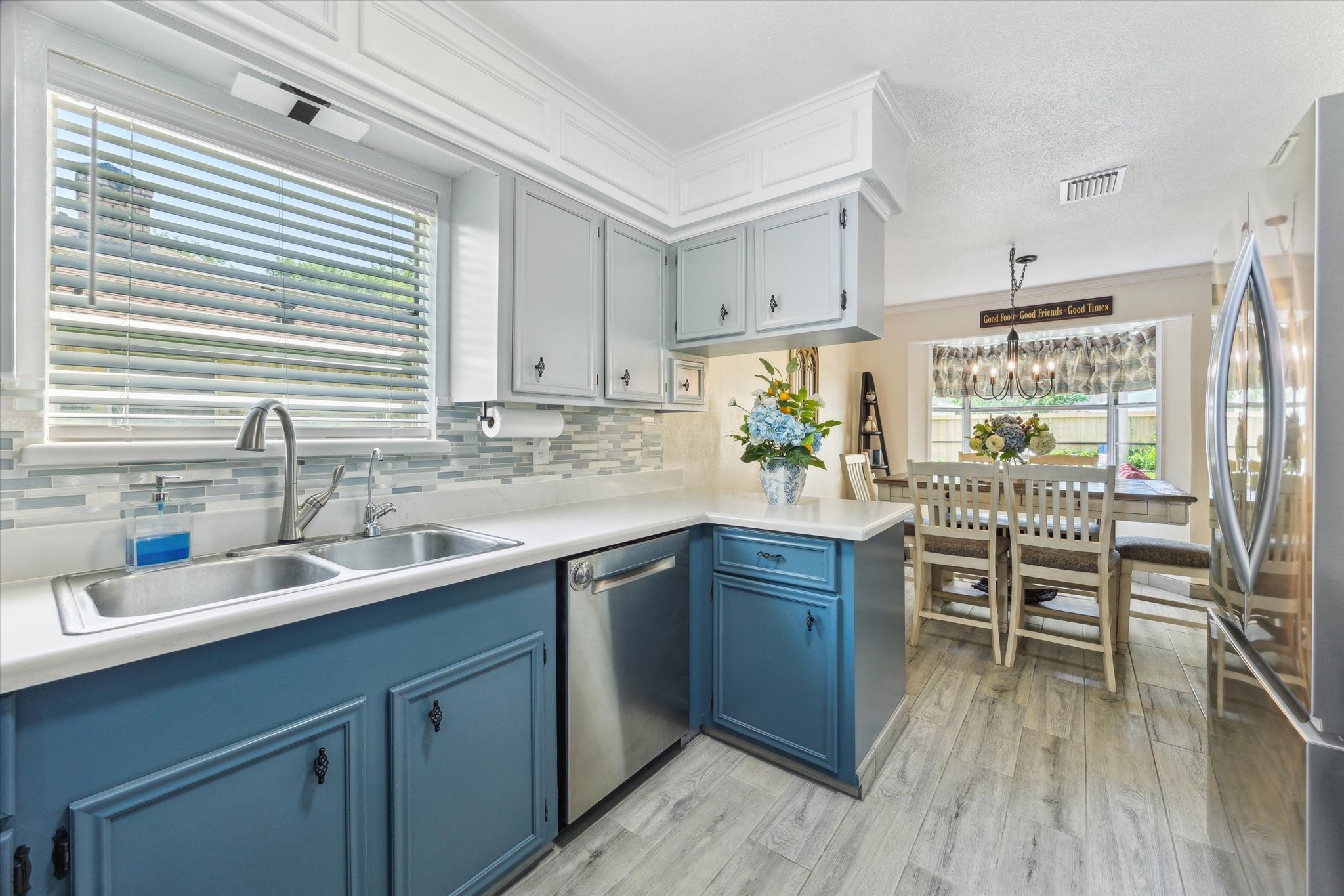 1926 Meadow Creek Drive , Pearland, TX, 77581 | 23363948 | Realty Texas LLC