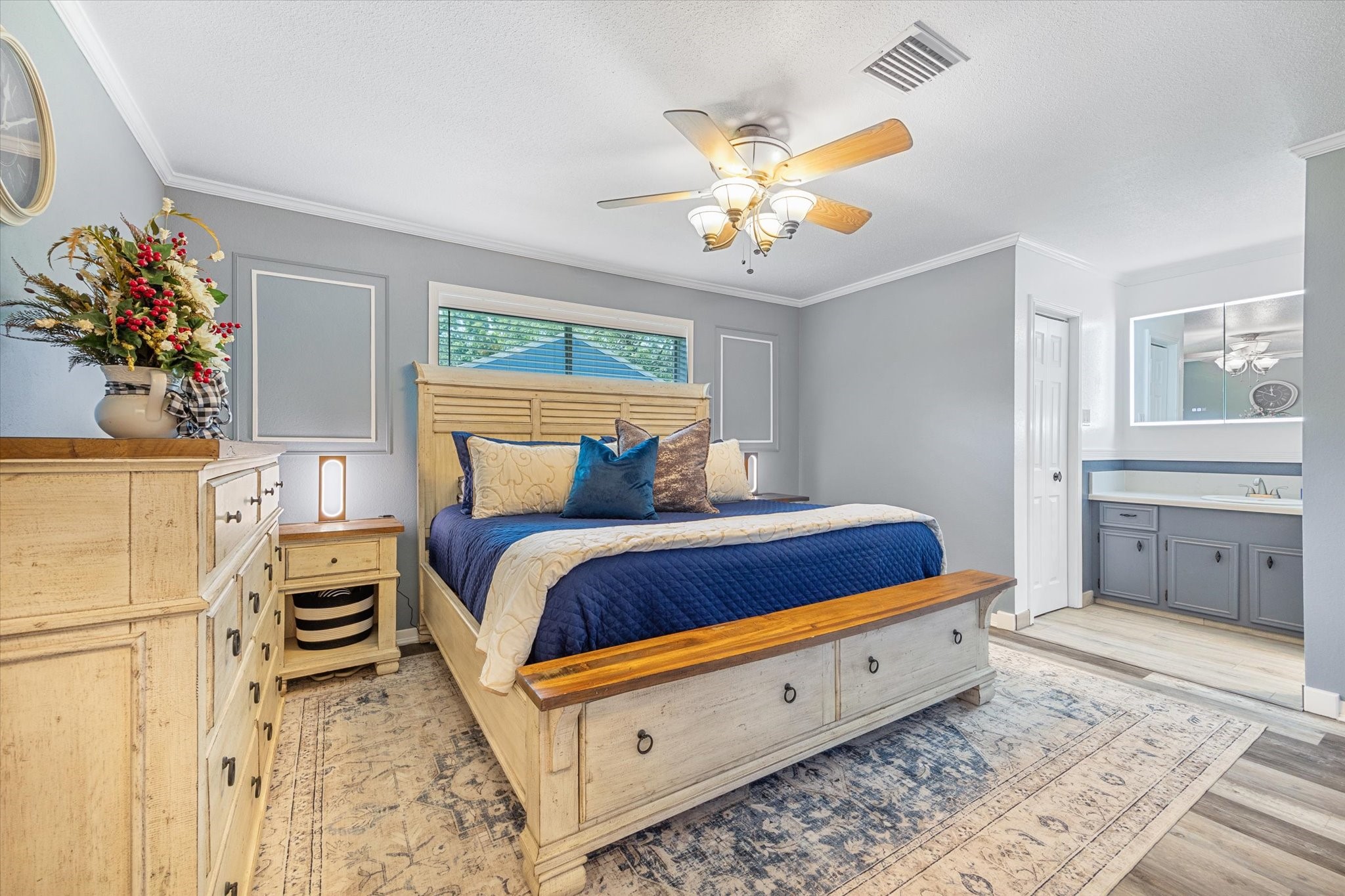 1926 Meadow Creek Drive , Pearland, TX, 77581 | 23363948 | Realty Texas LLC