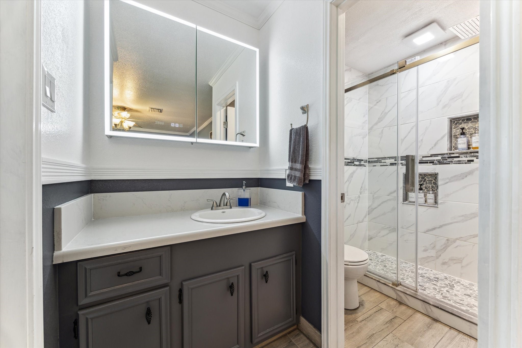 1926 Meadow Creek Drive , Pearland, TX, 77581 | 23363948 | Realty Texas LLC
