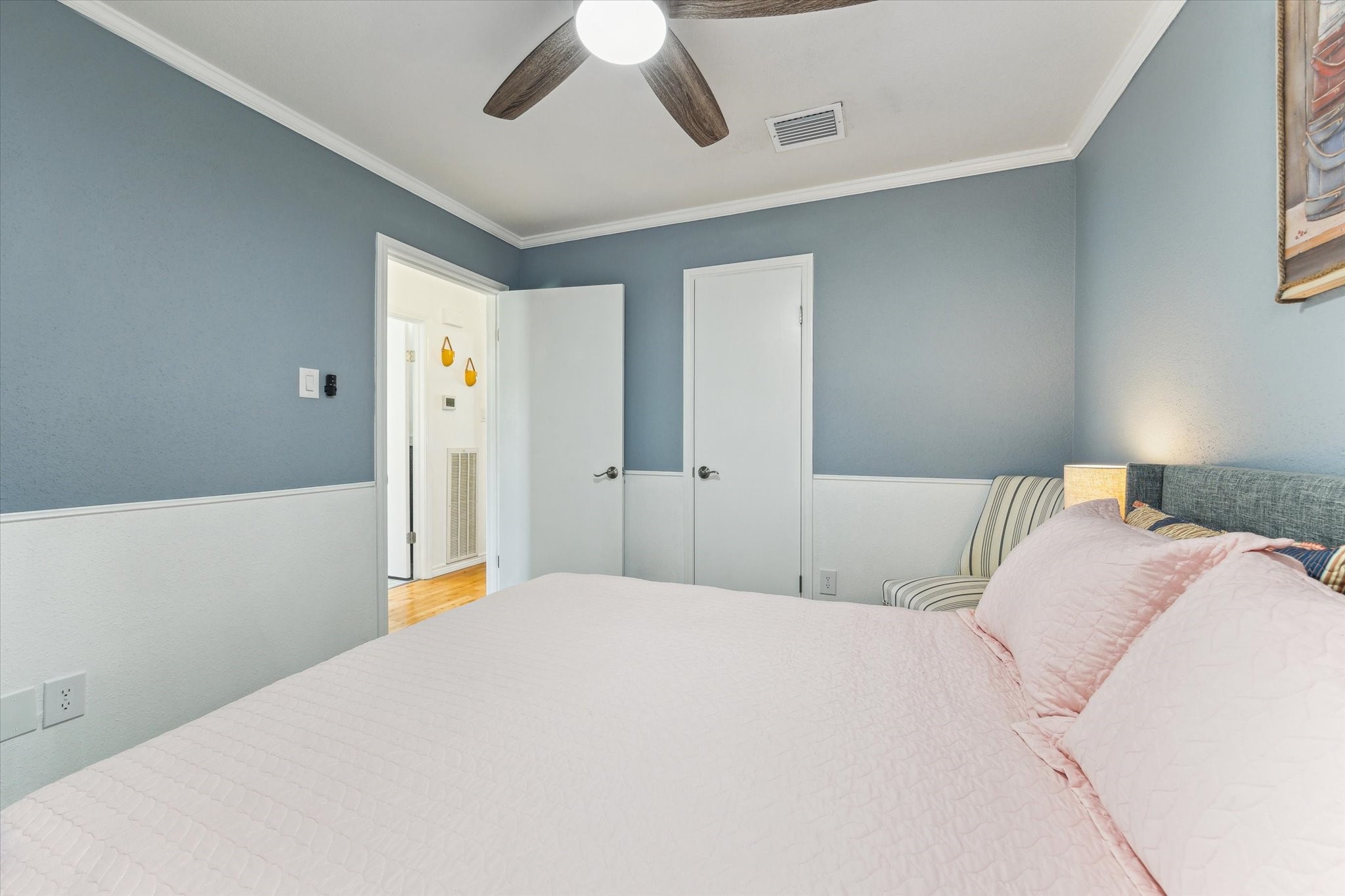1926 Meadow Creek Drive , Pearland, TX, 77581 | 23363948 | Realty Texas LLC