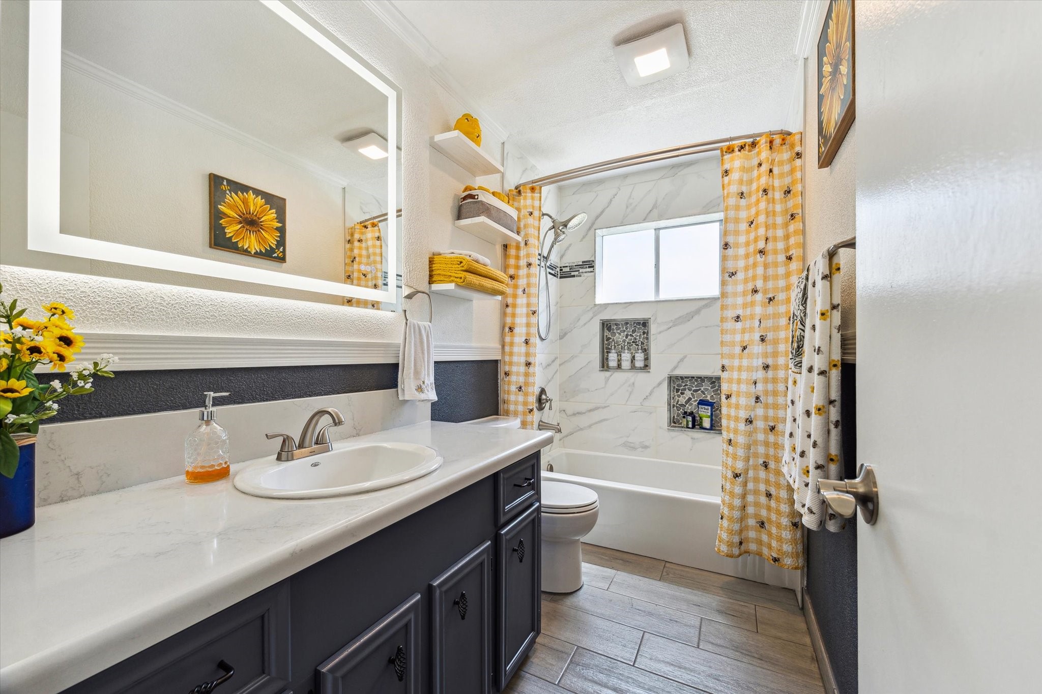 1926 Meadow Creek Drive , Pearland, TX, 77581 | 23363948 | Realty Texas LLC