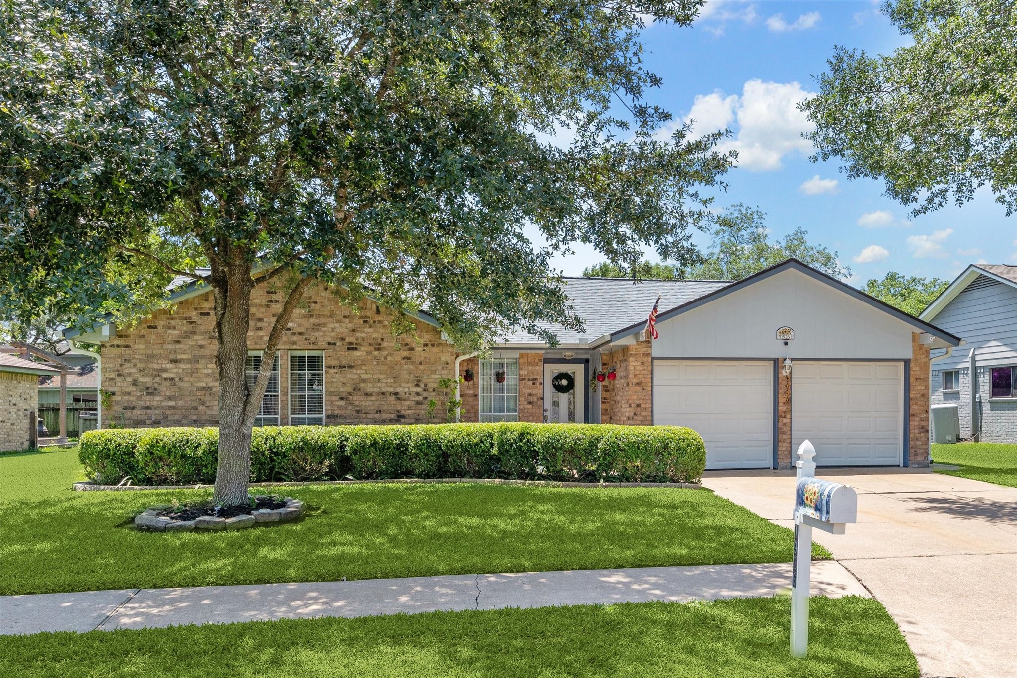 1926 Meadow Creek Drive , Pearland, TX, 77581 | 23363948 | Realty Texas LLC