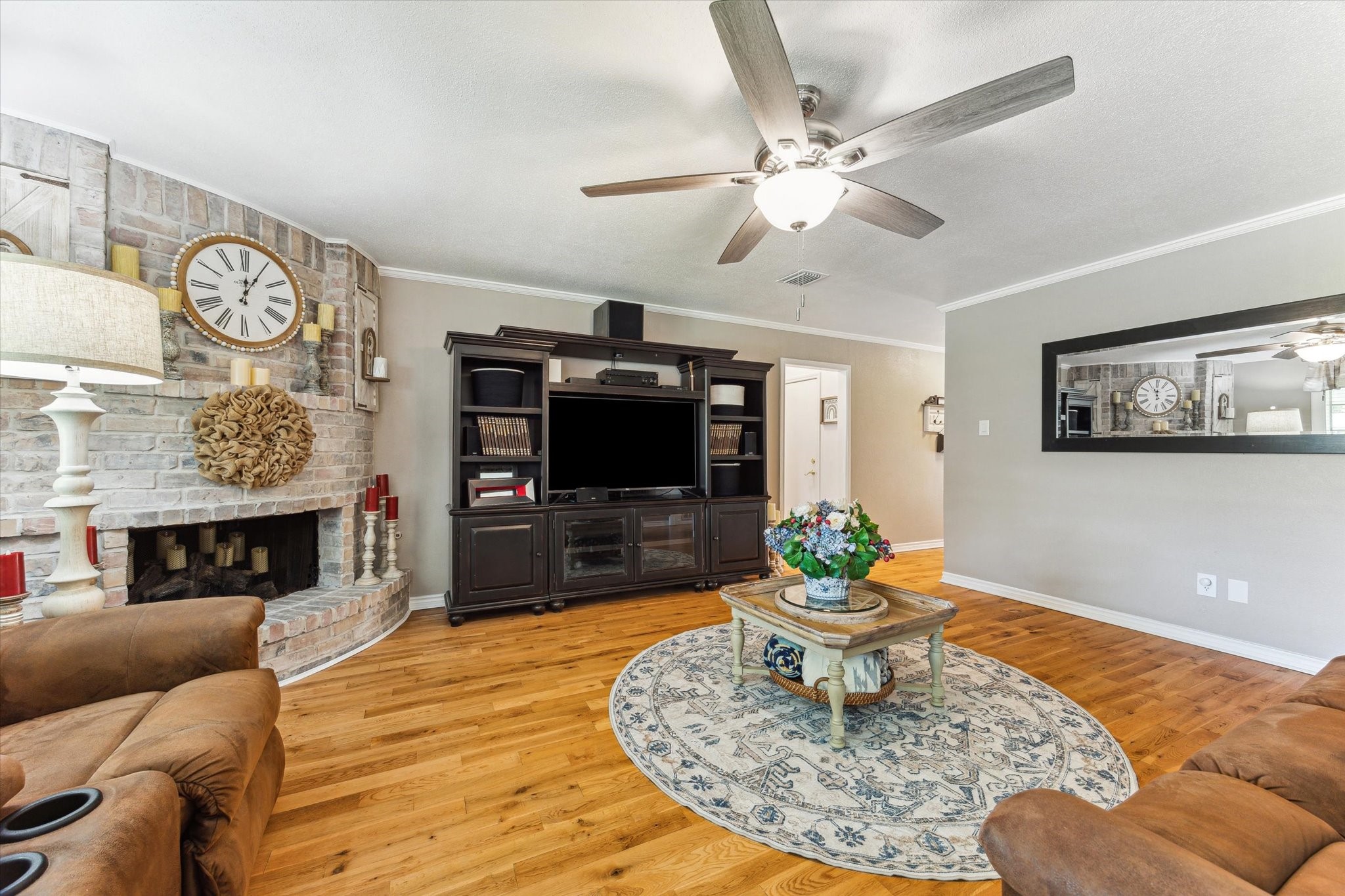 1926 Meadow Creek Drive , Pearland, TX, 77581 | 23363948 | Realty Texas LLC