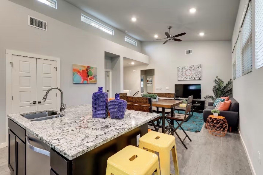 2709 E 2nd Street A , Austin, TX, 78702 | 3931799 | Realty Texas LLC