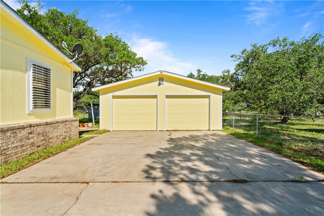 613 Sunset Drive , Rockport, TX, 78382 | 459074 | Realty Texas LLC