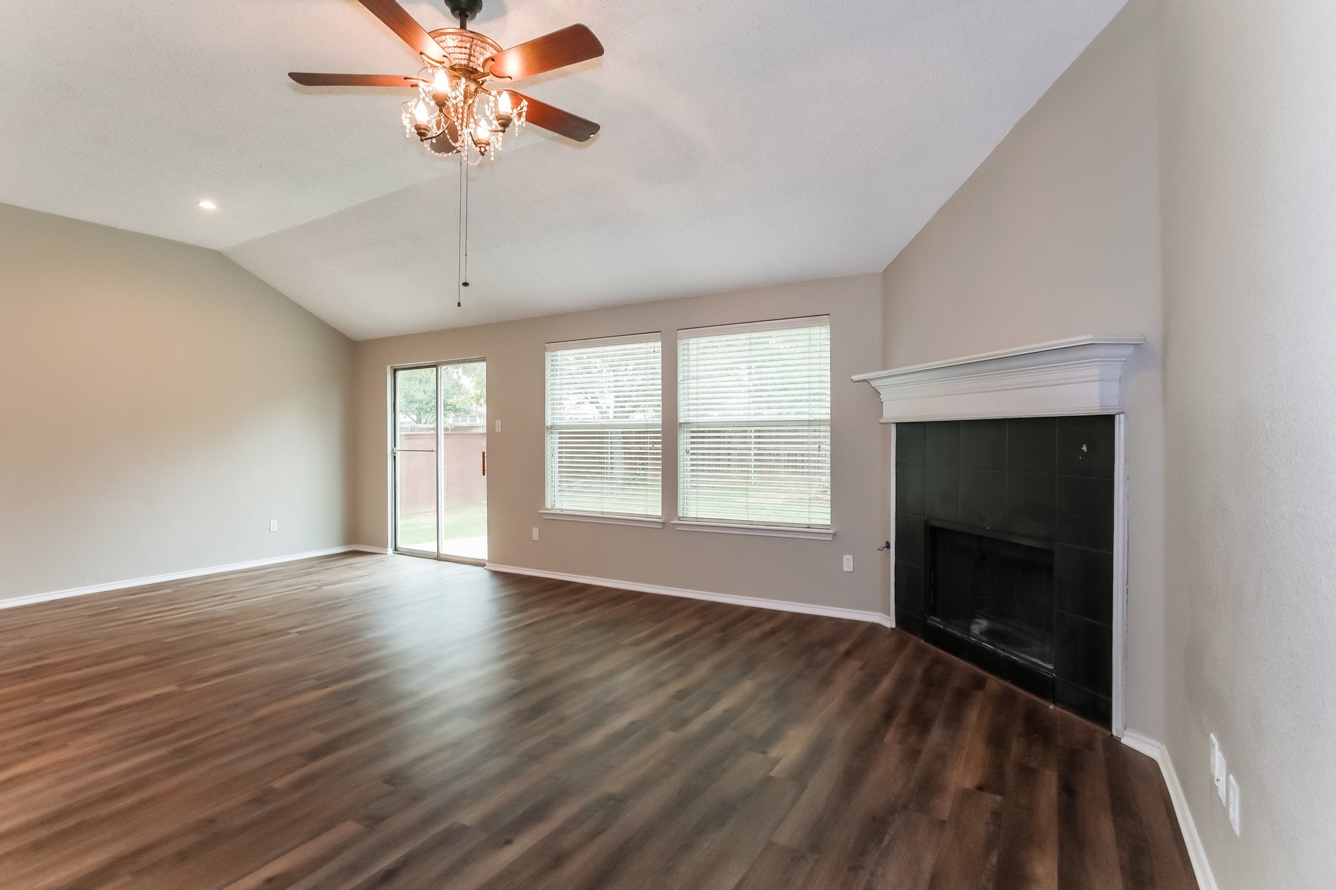 813 Dayspring Drive , Denton, TX, 76210 | 20938402 | Realty Texas LLC