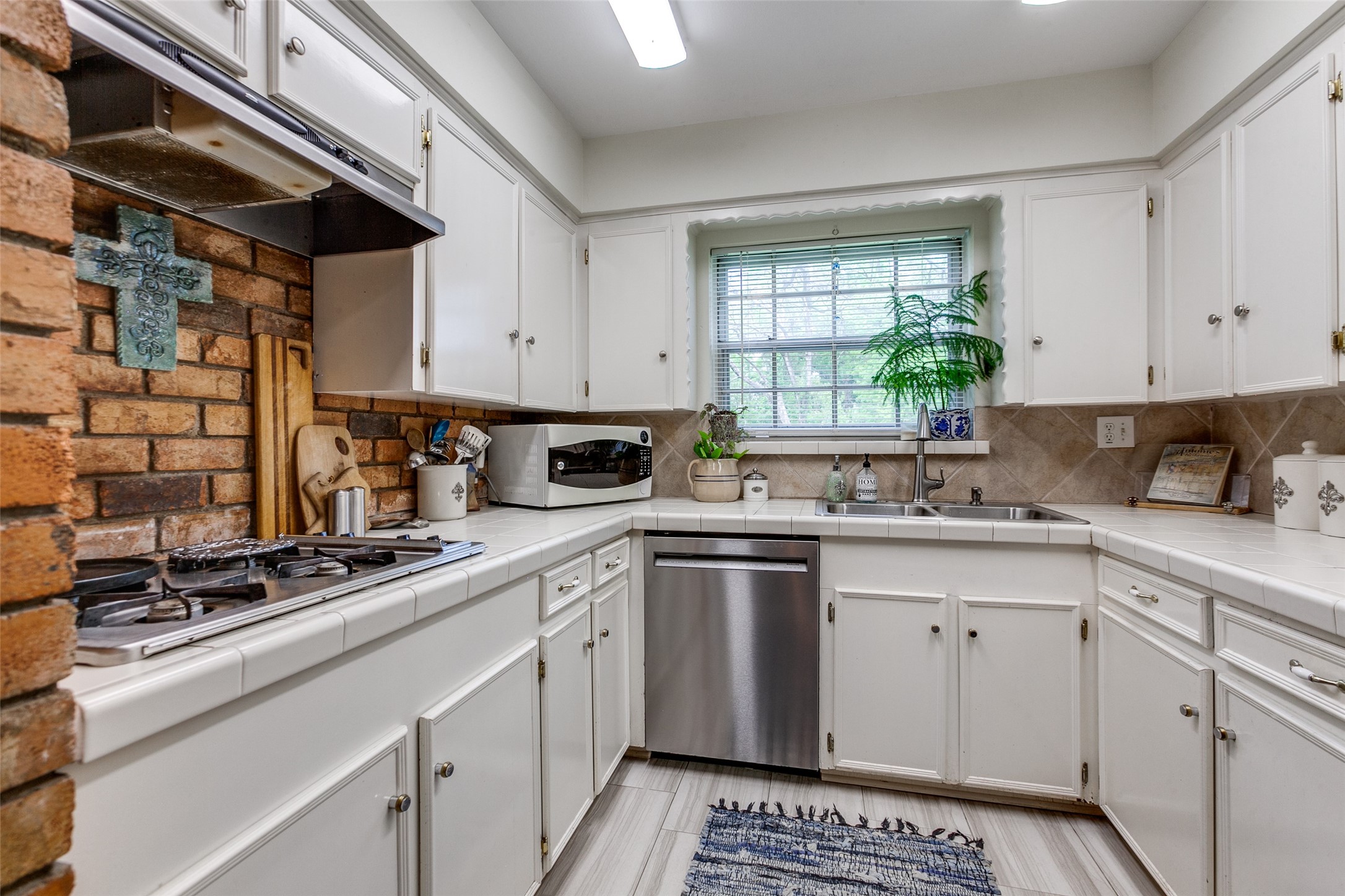 9551 E Lake Highlands Drive , Dallas, TX, 75218 | 20938513 | Realty Texas LLC