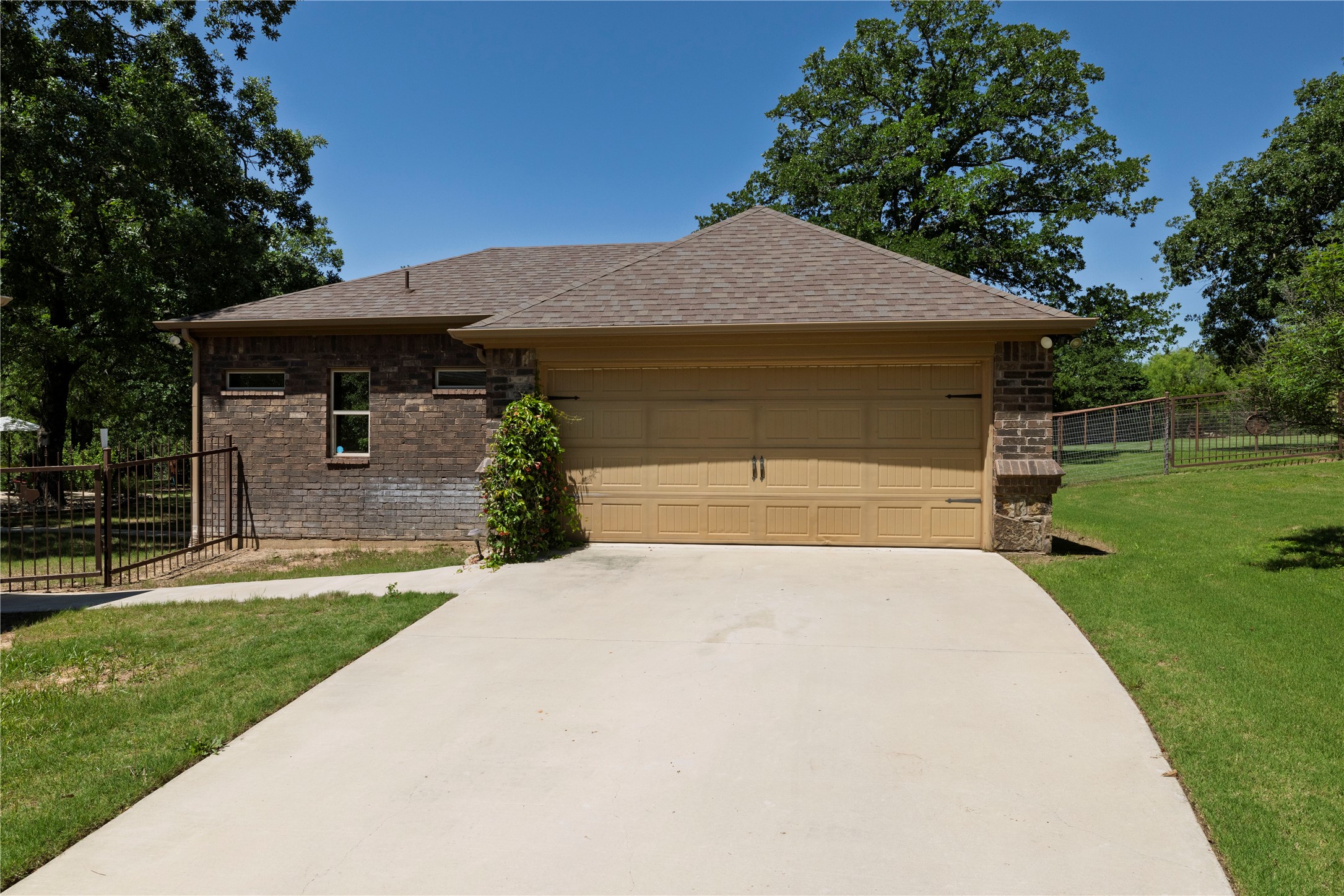 196 Ellis Creek Drive , Weatherford, TX, 76085 | 20937204 | Realty Texas LLC