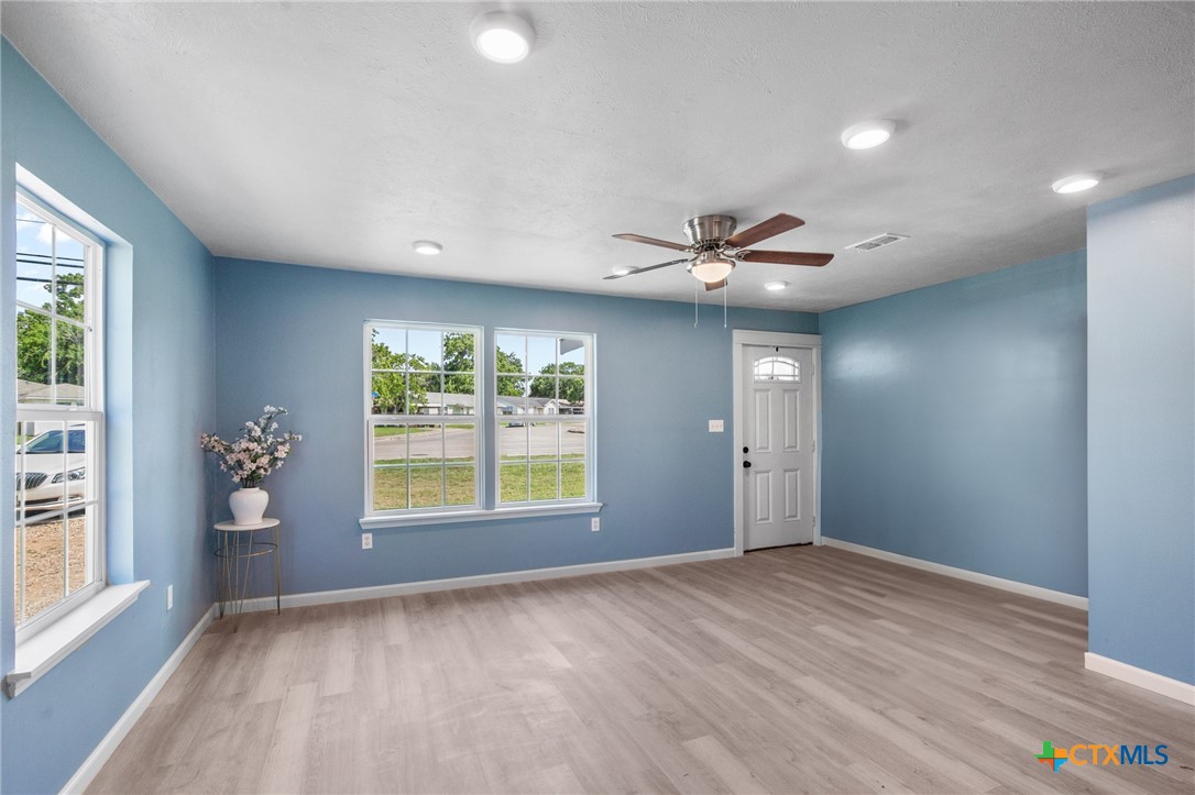 2603 Lone Tree Road , Victoria, TX, 77901 | 580112 | Realty Texas LLC