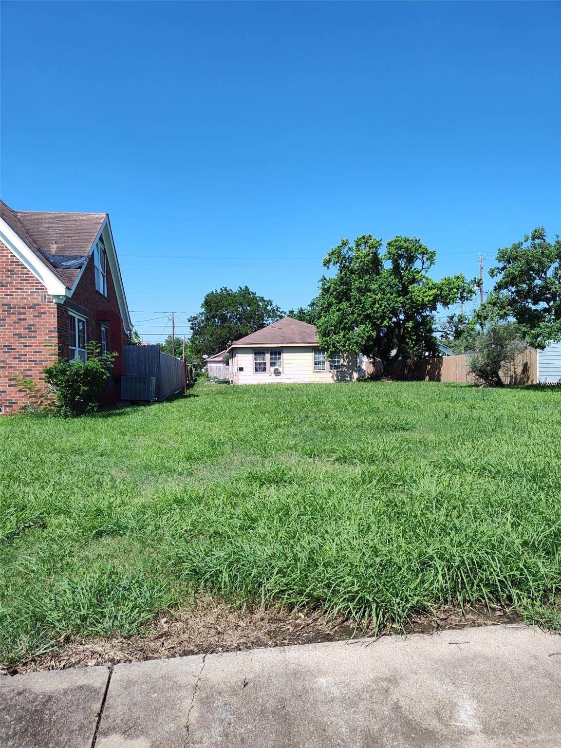 926 W 5th Street , Freeport, TX, 77541 | 97856216 | Realty Texas LLC