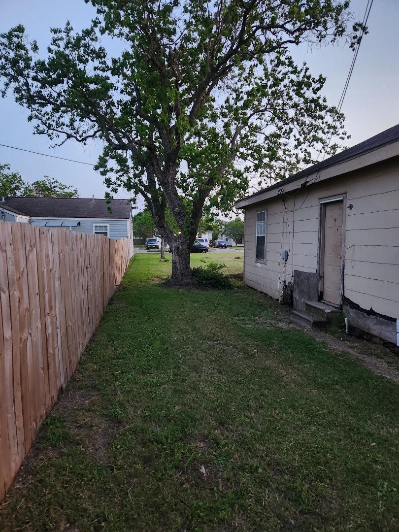 926 W 5th Street , Freeport, TX, 77541 | 97856216 | Realty Texas LLC