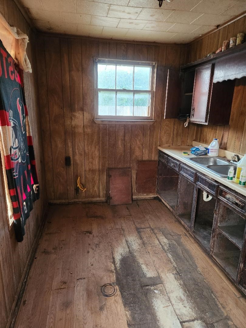 926 W 5th Street , Freeport, TX, 77541 | 97856216 | Realty Texas LLC