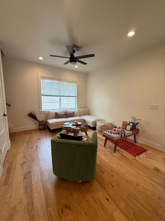 806 Philco Drive 2 , Austin, TX, 78745 | 4423348 | Realty Texas LLC