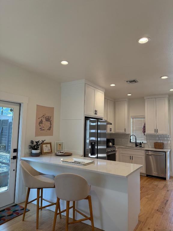 806 Philco Drive 2 , Austin, TX, 78745 | 4423348 | Realty Texas LLC