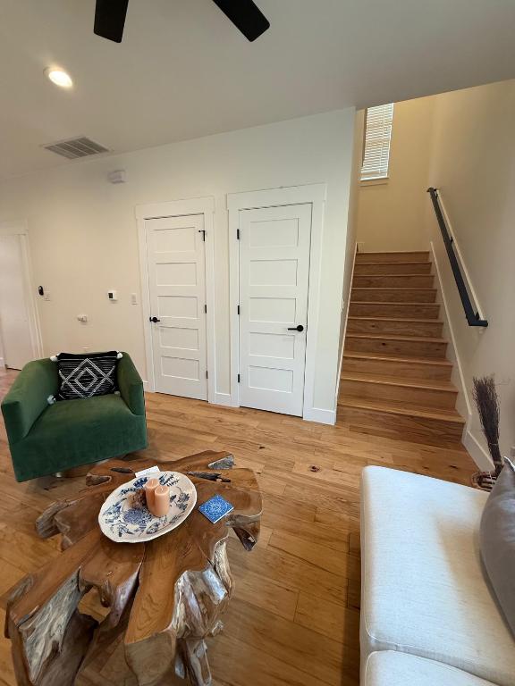 806 Philco Drive 2 , Austin, TX, 78745 | 4423348 | Realty Texas LLC