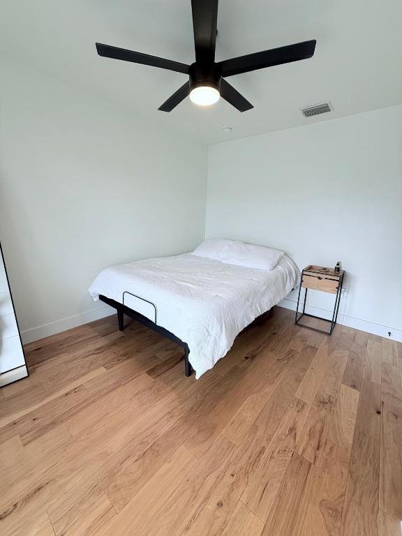 806 Philco Drive 2 , Austin, TX, 78745 | 4423348 | Realty Texas LLC