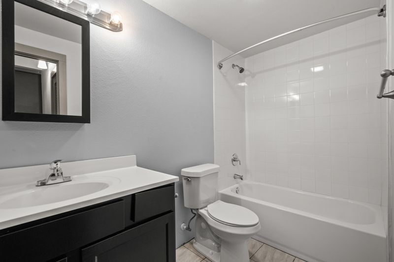612 W Texas Avenue 201 , Baytown, TX, 77520 | 48692111 | Realty Texas LLC