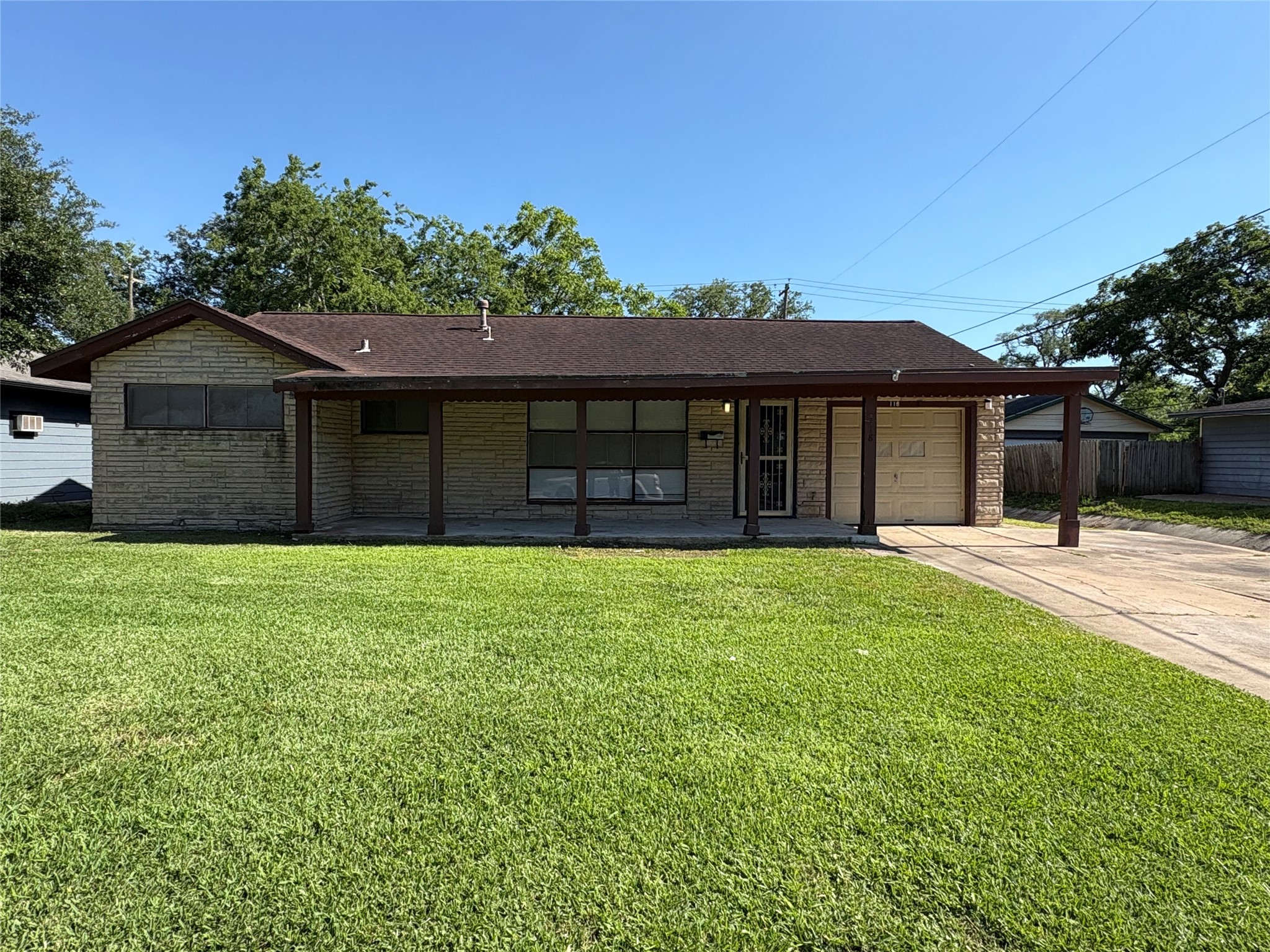 118 Jonquil Street , Lake Jackson, TX, 77566 | 11091128 | Realty Texas LLC