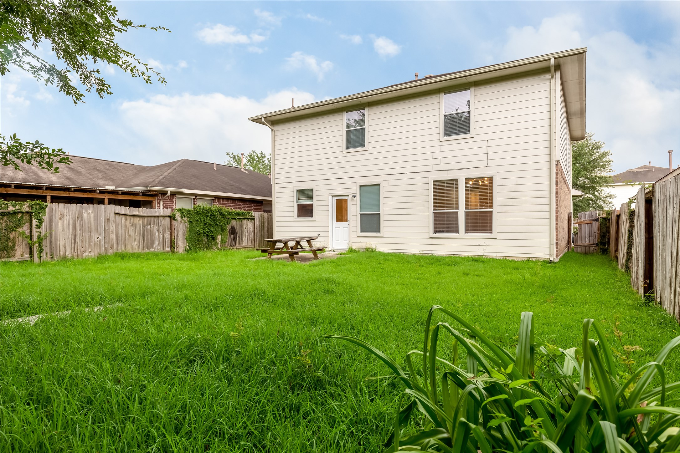 9726 Angleside Lane , Sugar Land, TX, 77498 | 78572434 | Realty Texas LLC