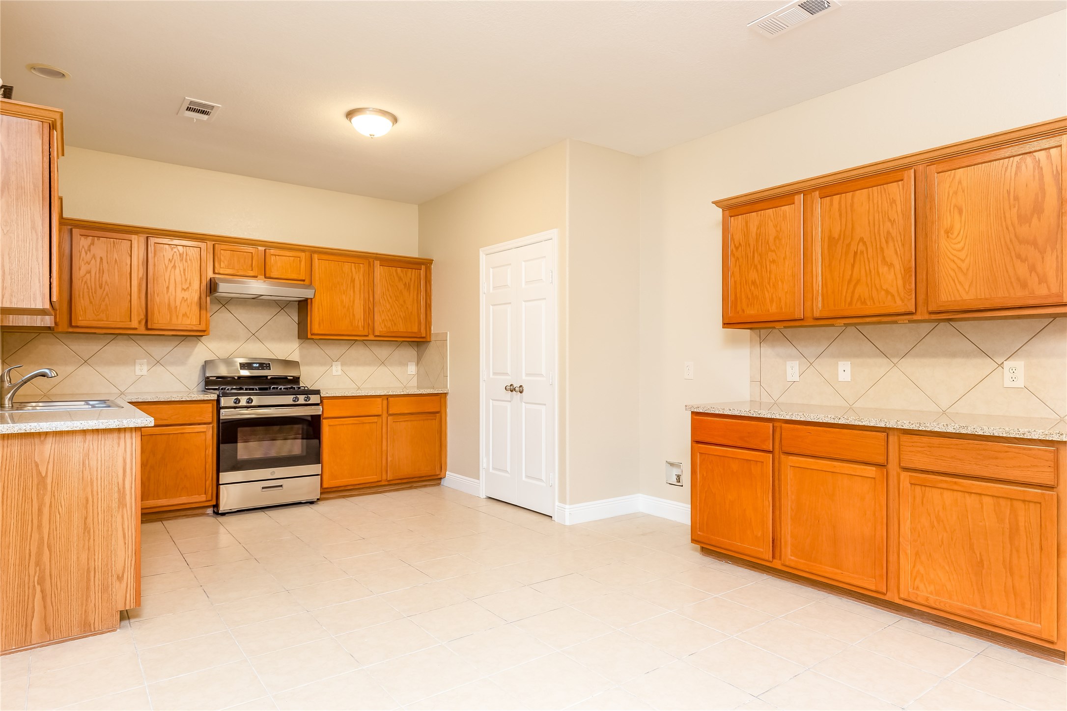 9726 Angleside Lane , Sugar Land, TX, 77498 | 78572434 | Realty Texas LLC