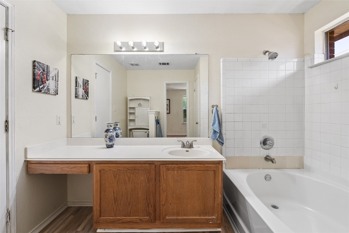 140 Shenandoah Trail , Elgin, TX, 78621 | 2429319 | Realty Texas LLC