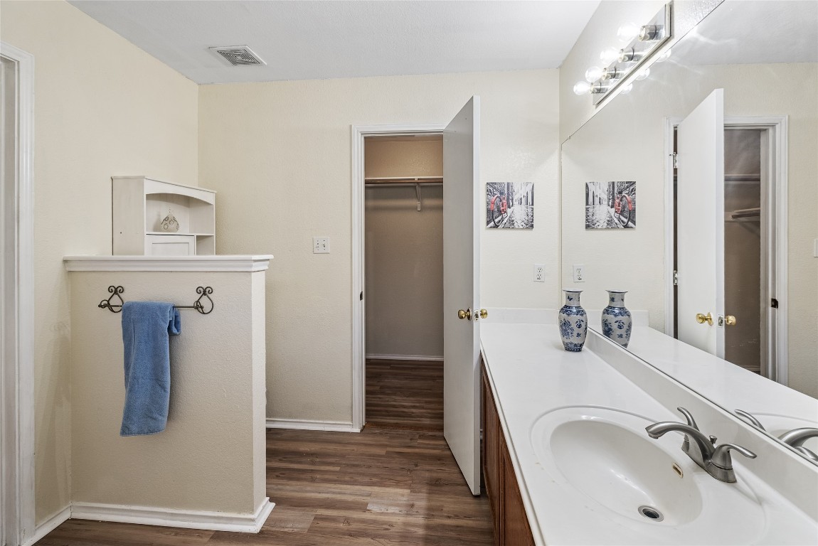 140 Shenandoah Trail , Elgin, TX, 78621 | 2429319 | Realty Texas LLC