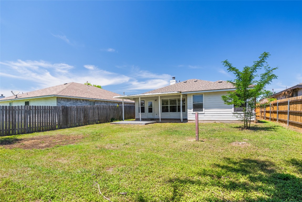 140 Shenandoah Trail , Elgin, TX, 78621 | 2429319 | Realty Texas LLC