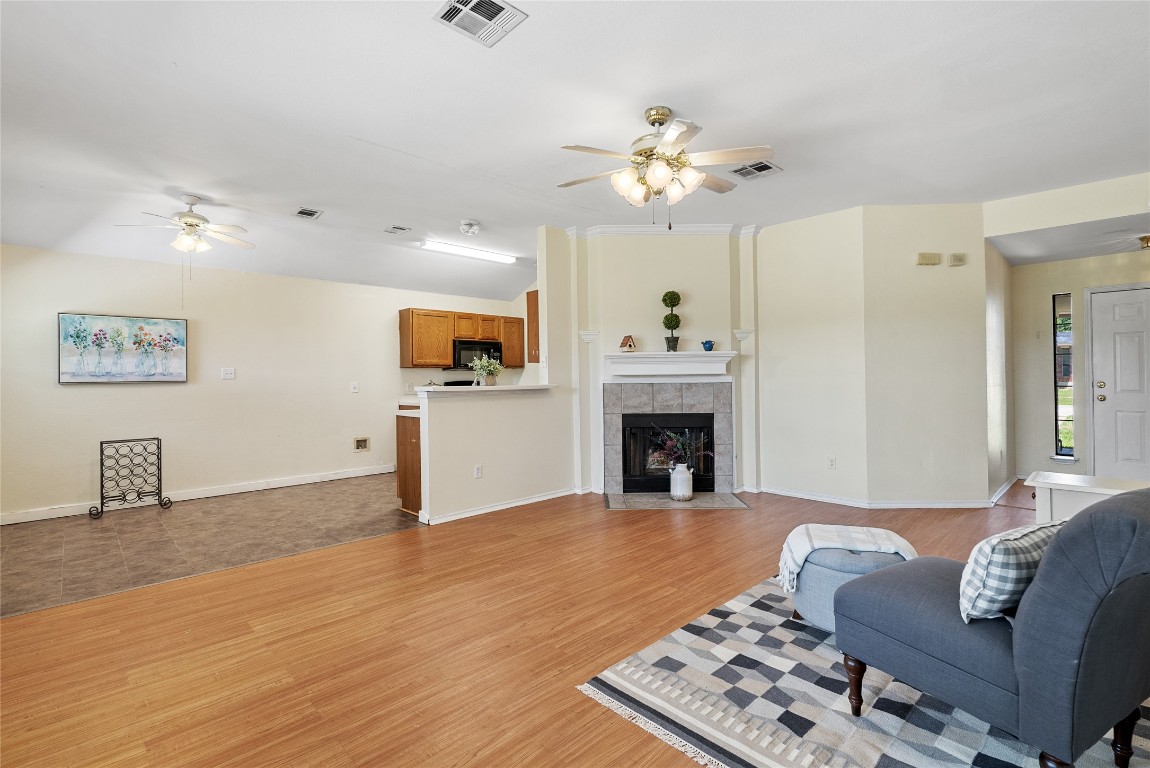 140 Shenandoah Trail , Elgin, TX, 78621 | 2429319 | Realty Texas LLC