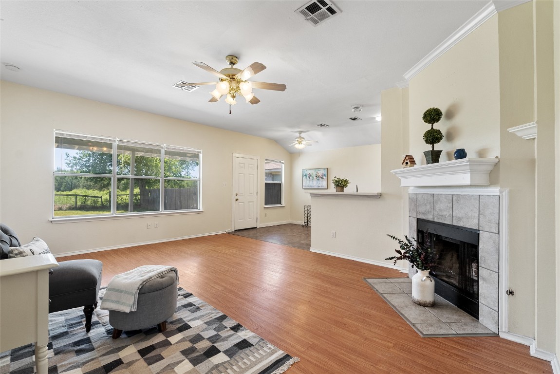 140 Shenandoah Trail , Elgin, TX, 78621 | 2429319 | Realty Texas LLC