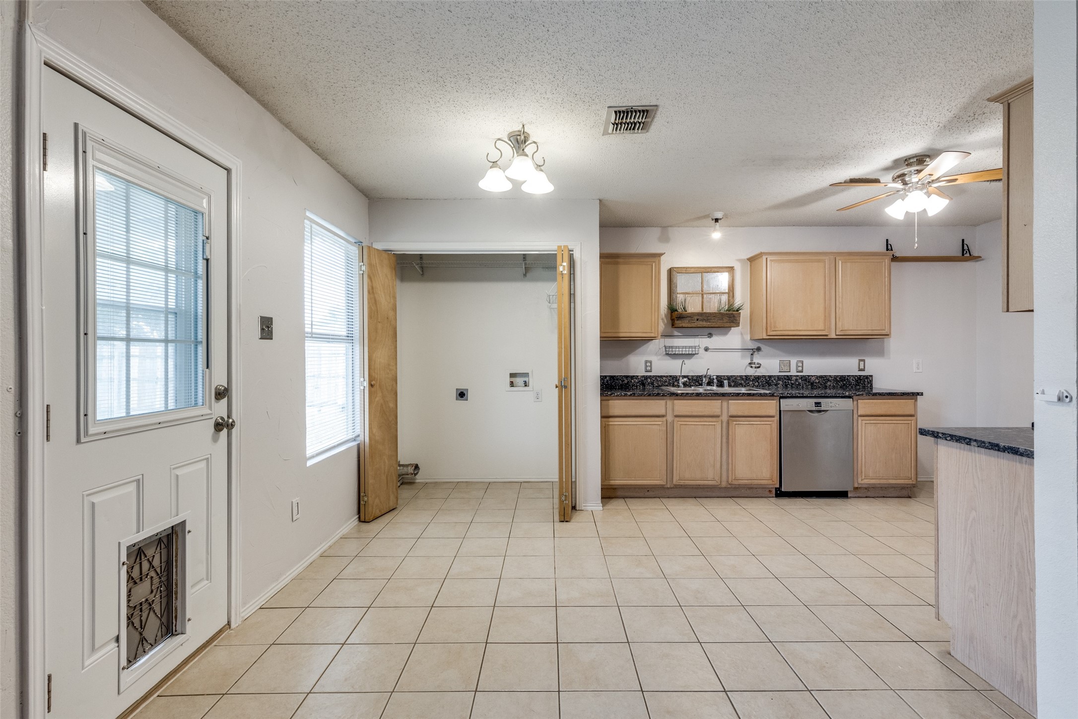 4258 Estes Park Circle , Haltom City, TX, 76137 | 20939529 | Realty Texas LLC