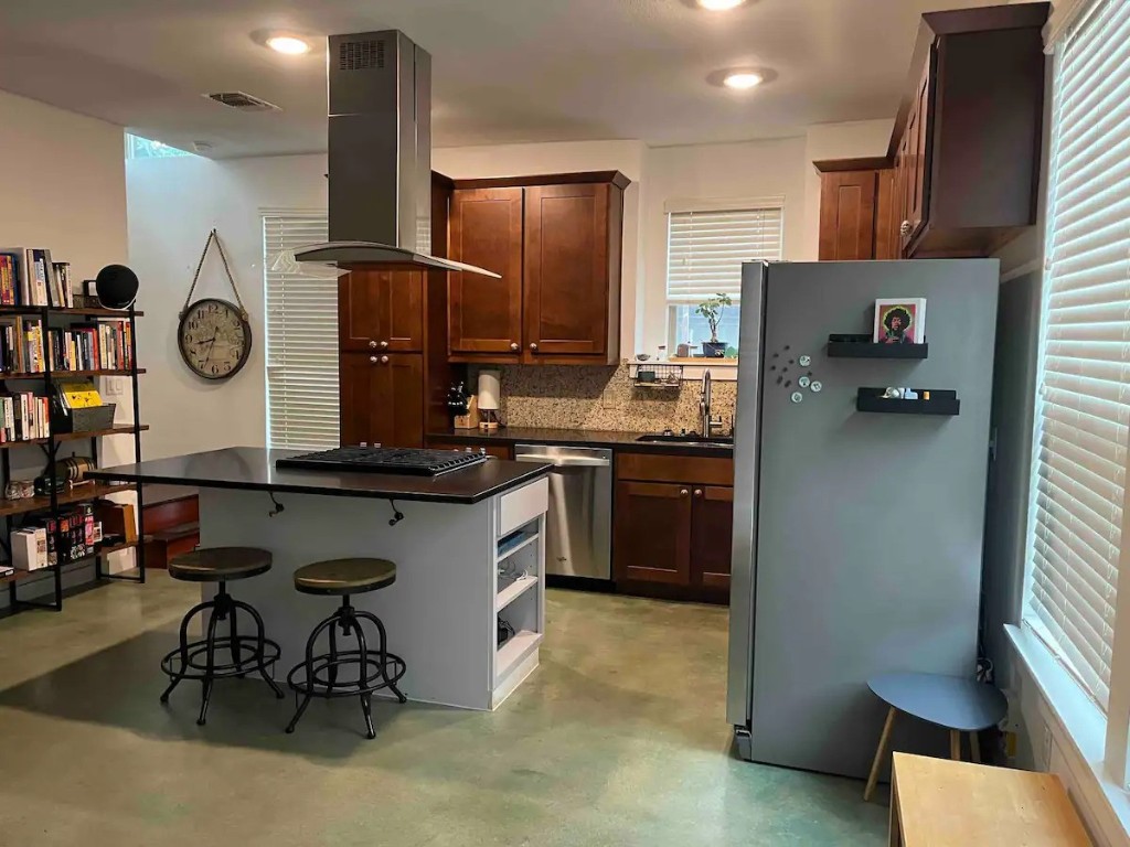 2307 E 2nd Street B , Austin, TX, 78702 | 6352339 | Realty Texas LLC
