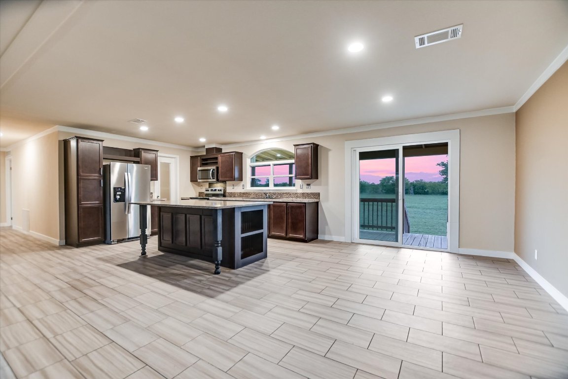 202 Lazy River Lane , Elgin, TX, 78621 | 6101337 | Realty Texas LLC