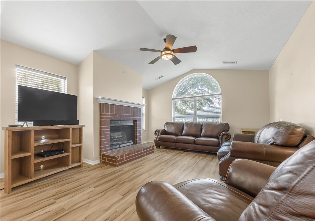 9939 County Road 272 , Somerville, TX, 77879 | 25005820 | Realty Texas LLC