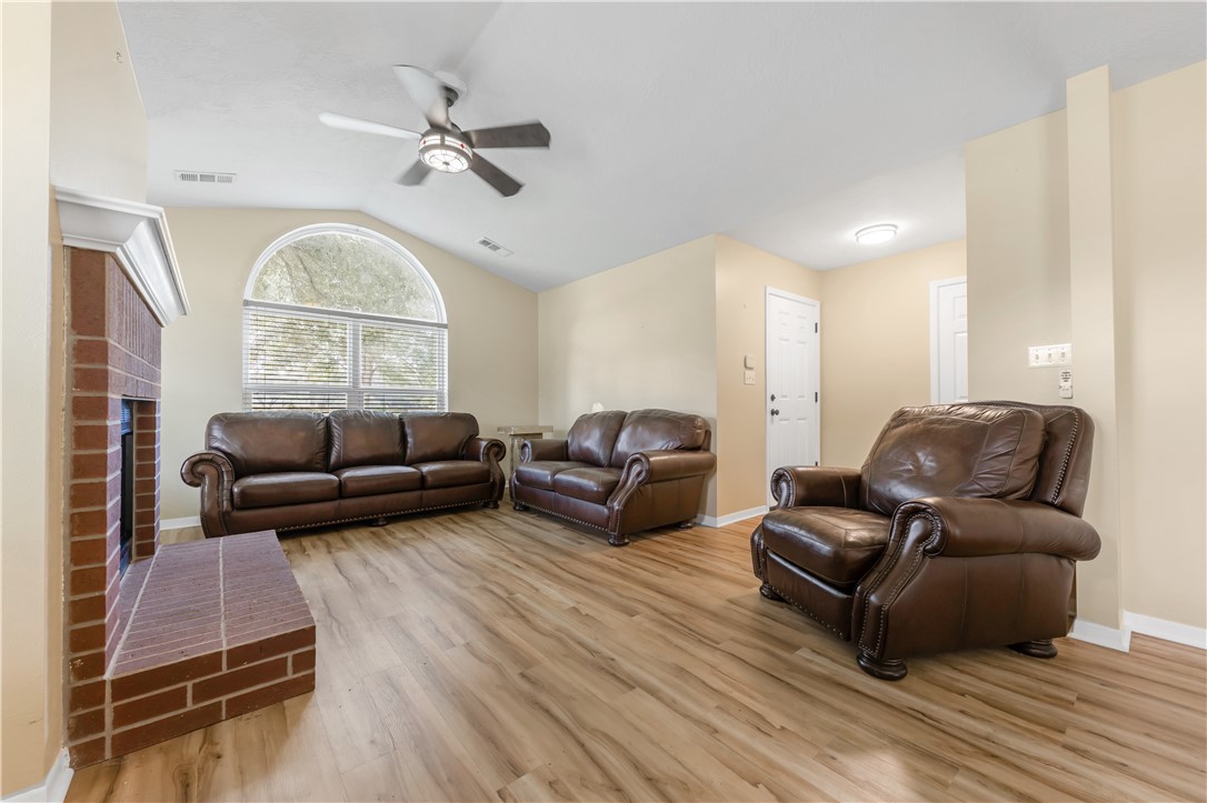 9939 County Road 272 , Somerville, TX, 77879 | 25005820 | Realty Texas LLC