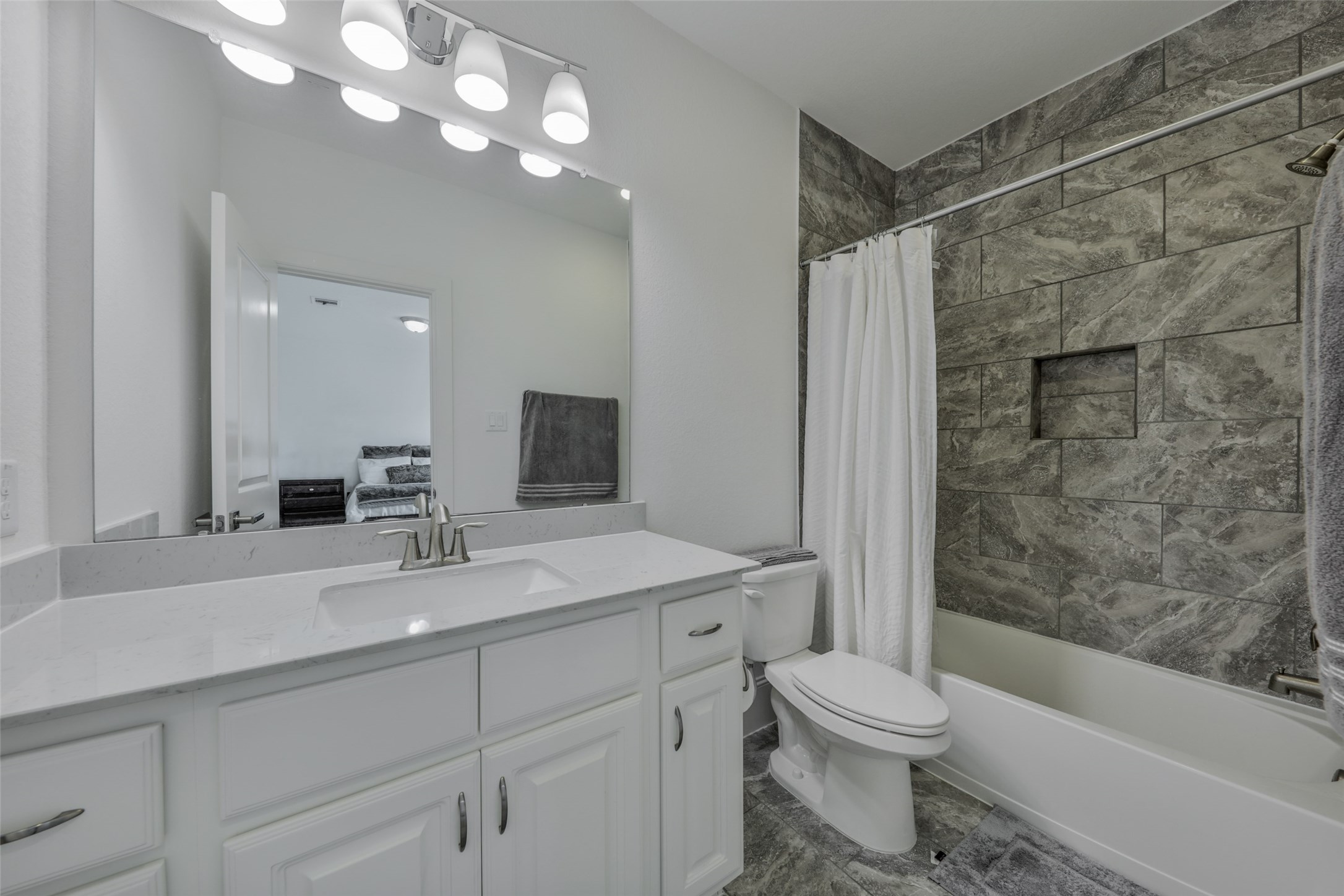 11015 Ayrshire Park Lane , Houston, TX, 77043 | 7499470 | Realty Texas LLC