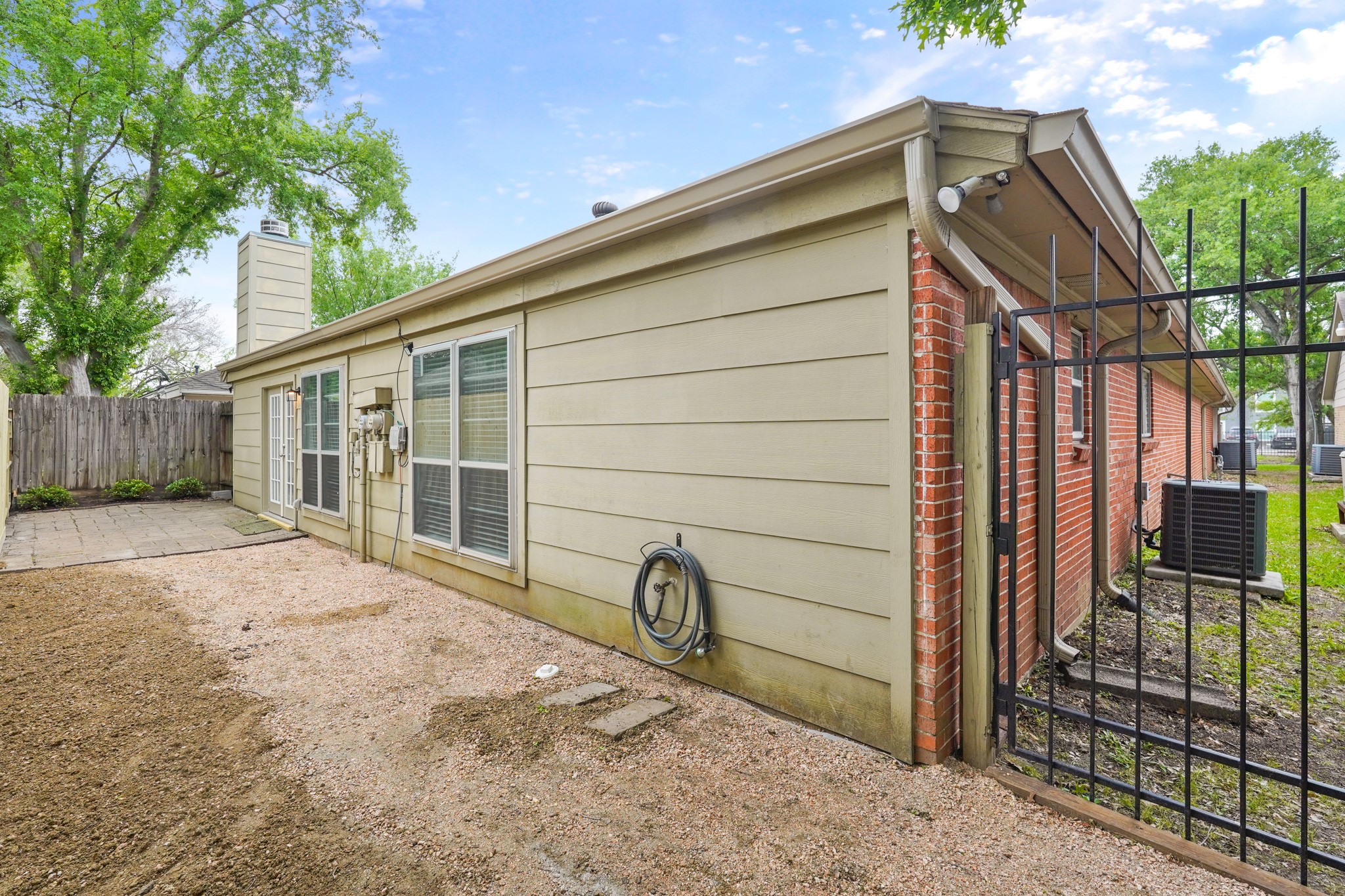 10834 Lynbrook Drive B , Houston, TX, 77042 | 27914733 | Realty Texas LLC