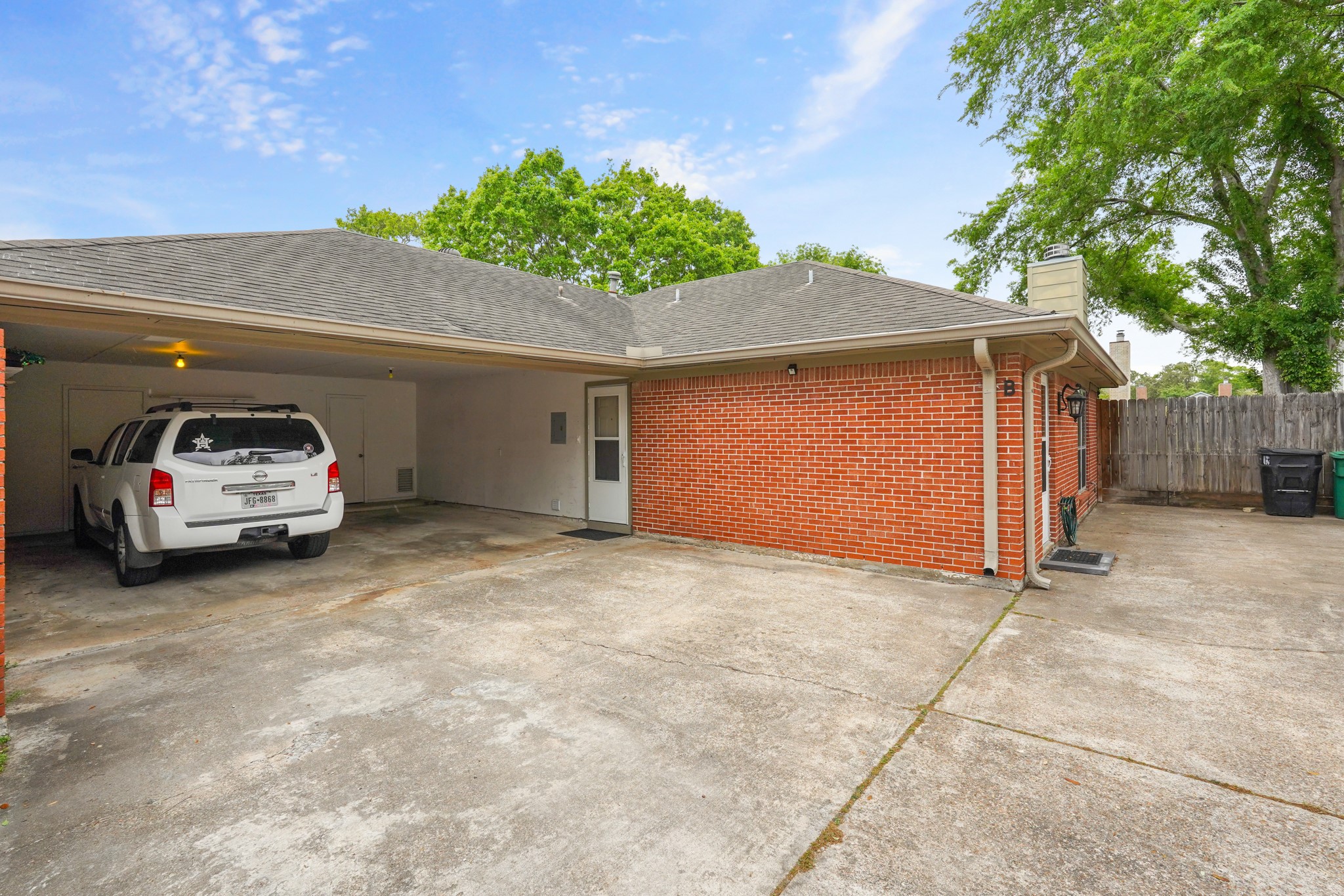 10834 Lynbrook Drive B , Houston, TX, 77042 | 27914733 | Realty Texas LLC